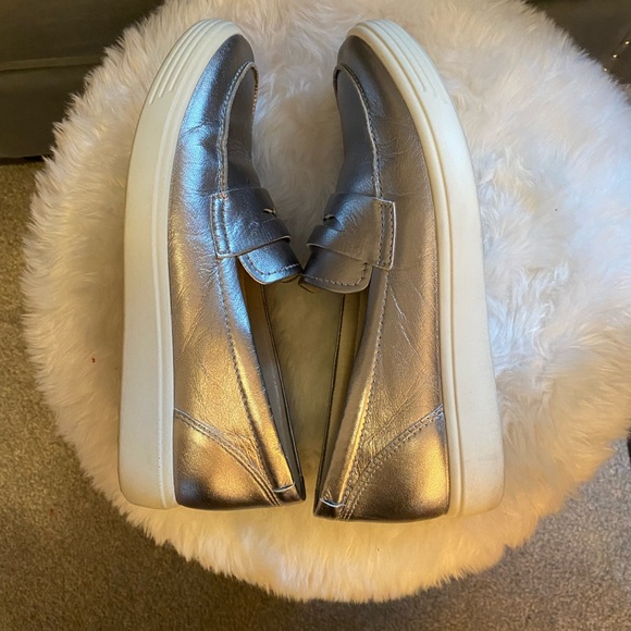 Ecco Silver Loafers - Picture 4 of 5